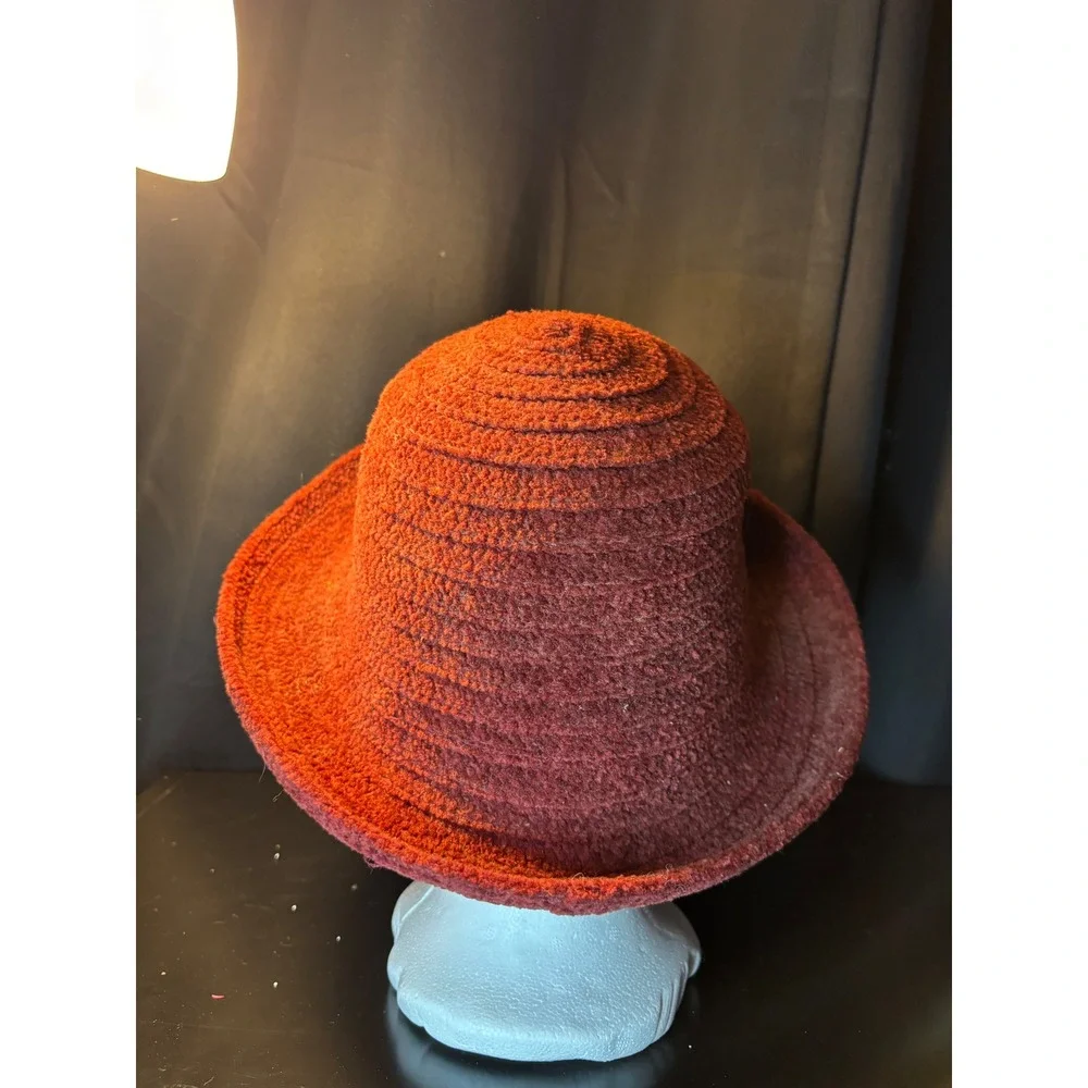 Signature Studio Vintage Rust Red Boucle Knit Floral Cloche Hat RN 31289